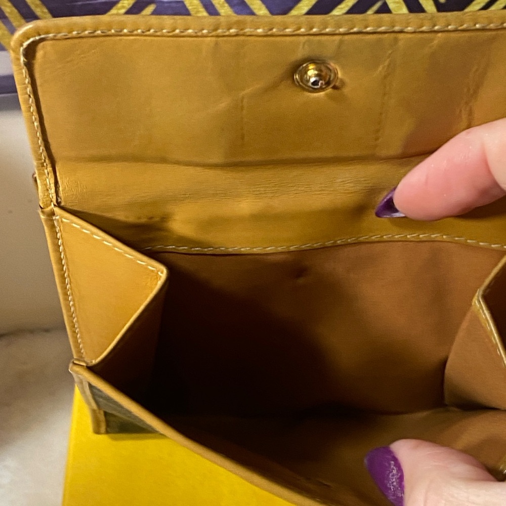 GUC Vintage Fendi Zucca Bifold Wallet w/Box and Dustbag - Picture 4 of 8